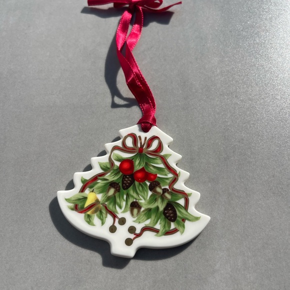 Tiffany & Co. Holiday Bone China Flat Christmas Tree Ornament - Picture 3 of 3